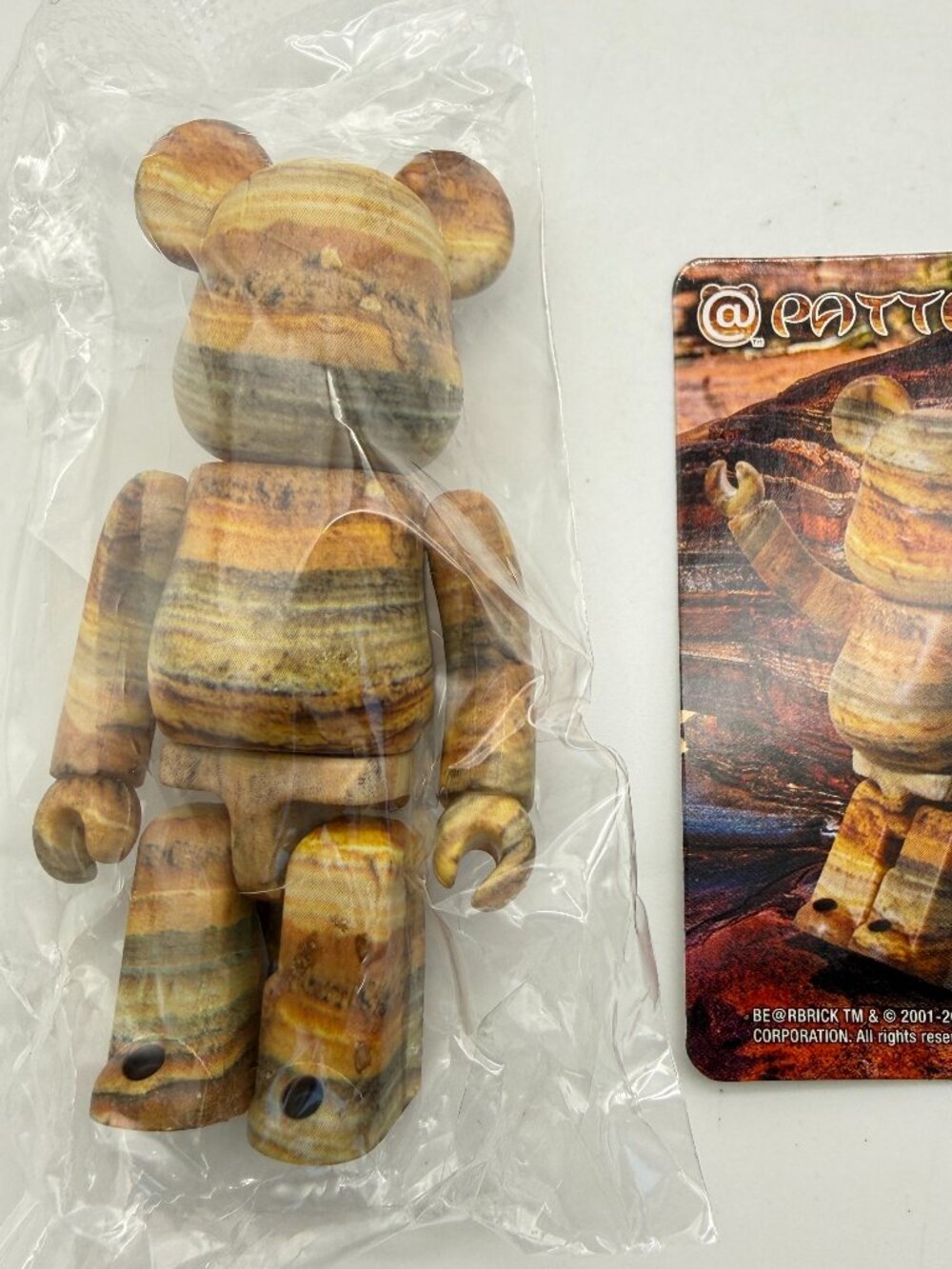 Bearbrick Series 52 Pattern Rock Stratification 100% Figure Be@rbrick Medicom